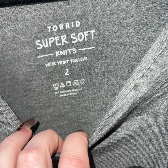 Torrid size 2 long sleeve soft knit - Picture 3 of 4